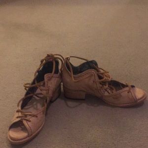 FreeBird by Steven Lace-up Shoes